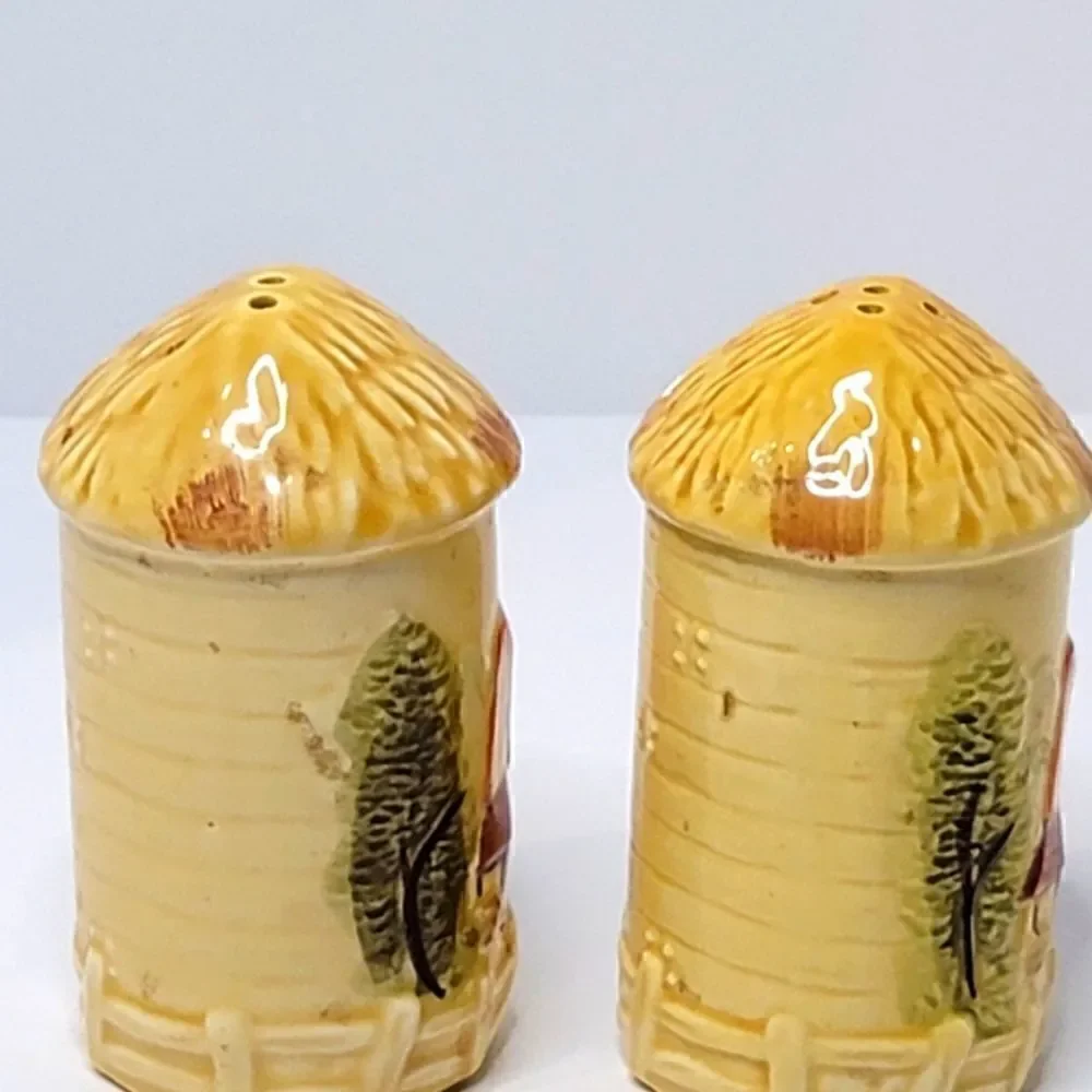 Marks and Rosenfeld ceramic Country Scene salt and pepper shaker JAPAN